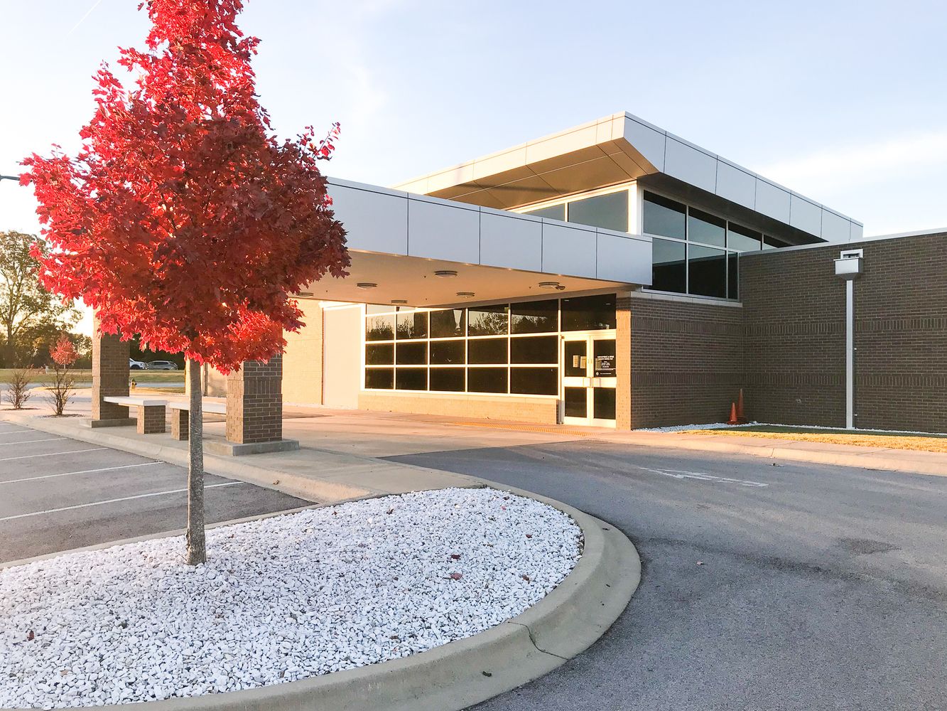 Medical Clinic / Surgery Center: 1507 Linwood Dr, Paragould, AR 72450